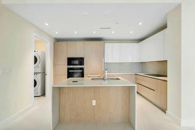 Amrit Ocean Resort & Residences Unit H-1610 photo 10