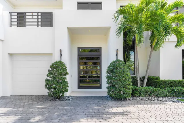 Royal Palm Yacht and Country Club Residence photo 6