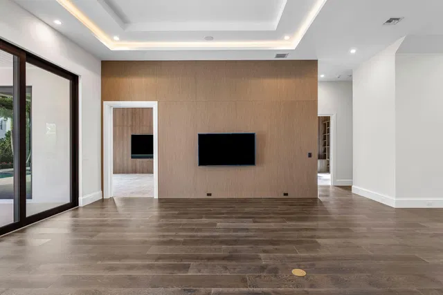 Royal Palm Yacht and Country Club Residence photo 10