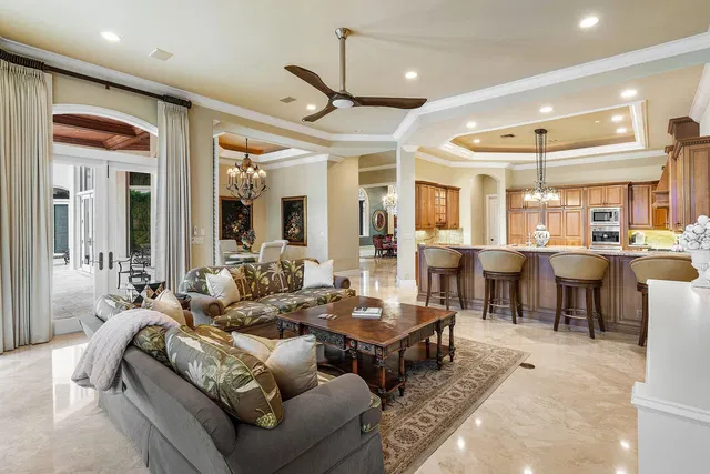 Royal Palm Yacht and Country Club Residence photo 19