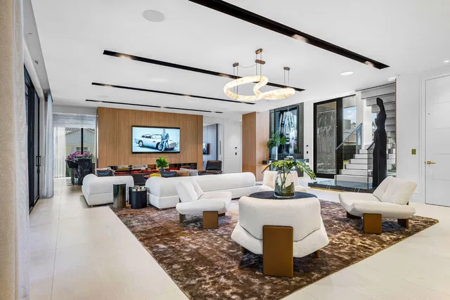 Royal Palm Yacht and Country Club Residence photo 14
