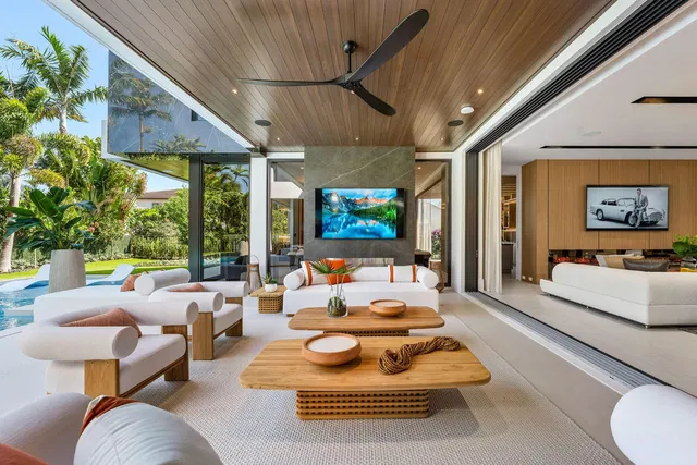 Royal Palm Yacht and Country Club Residence photo 27