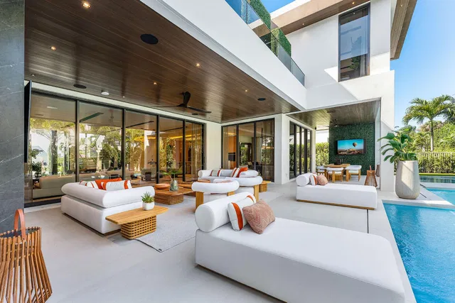 Royal Palm Yacht and Country Club Residence photo 29