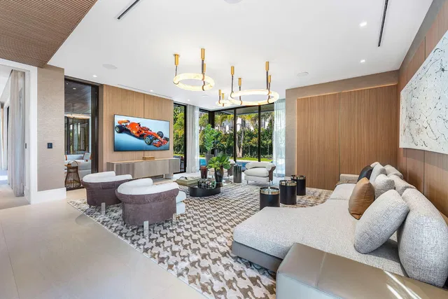 Royal Palm Yacht and Country Club Residence photo 43