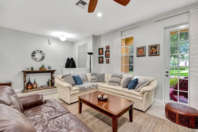 Canterbury Place Residence photo 8