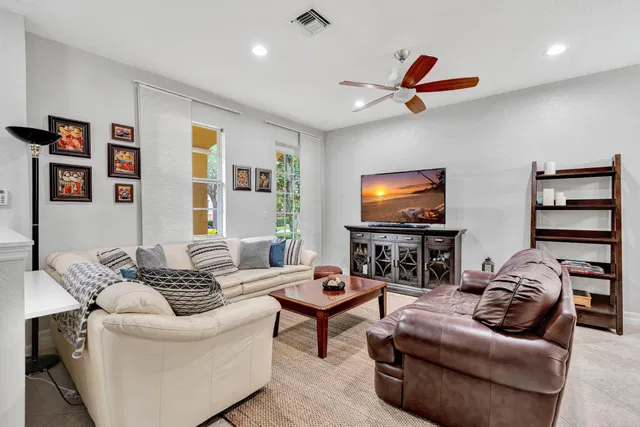 Canterbury Place Residence photo 9