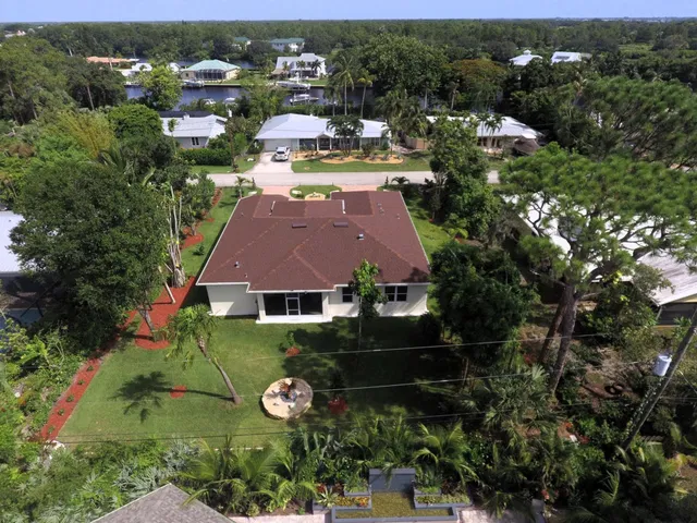 Residence photo 3