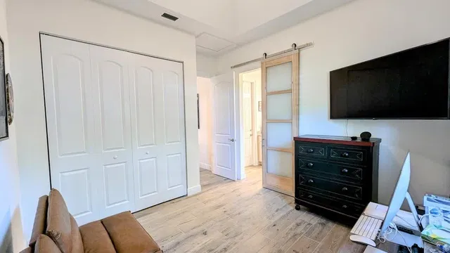 Residence photo 22