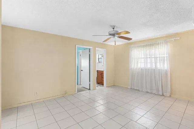  Residence photo 9