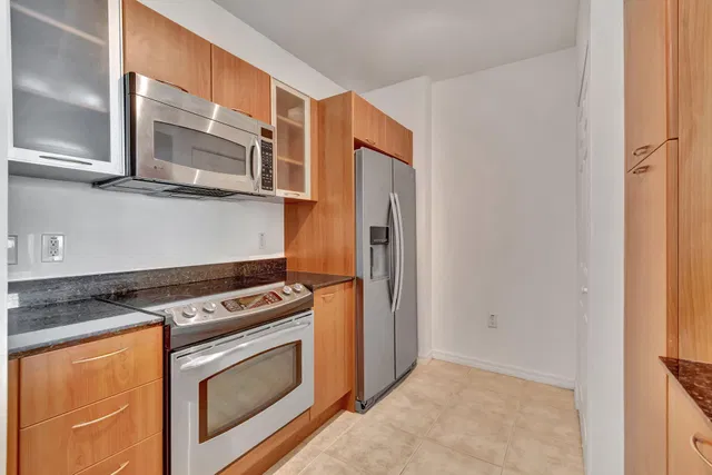 Unit 505 photo 9