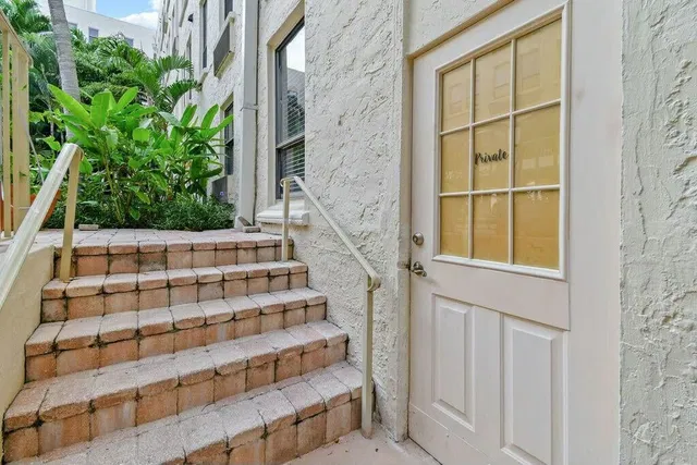 235 Sunrise Avenue #1050