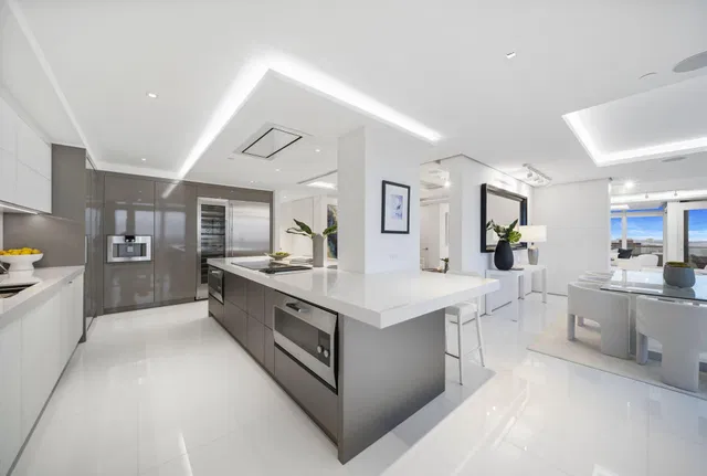 The Plaza of The Palm Beaches Unit Ph3ab photo 7