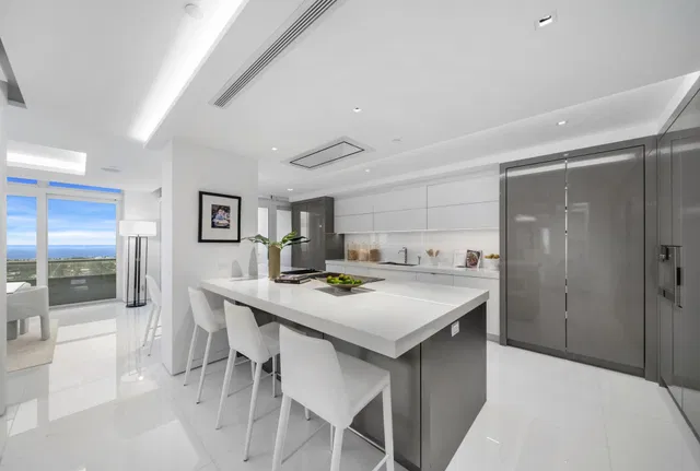 The Plaza of The Palm Beaches Unit Ph3ab photo 9