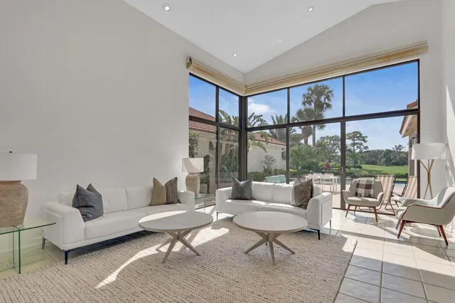 Frenchman's Creek Residence photo 39