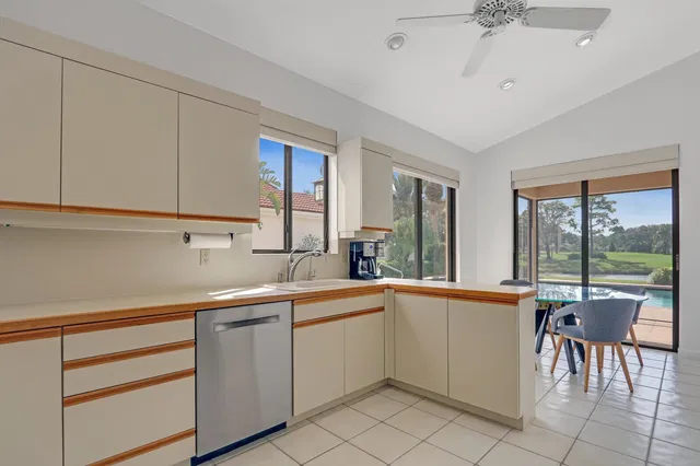 Frenchman's Creek Residence photo 44