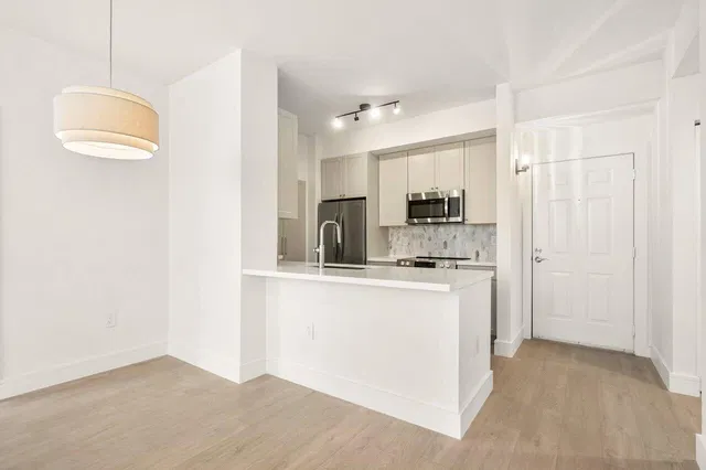 Courtyards in Cityplace Unit 105 photo 3