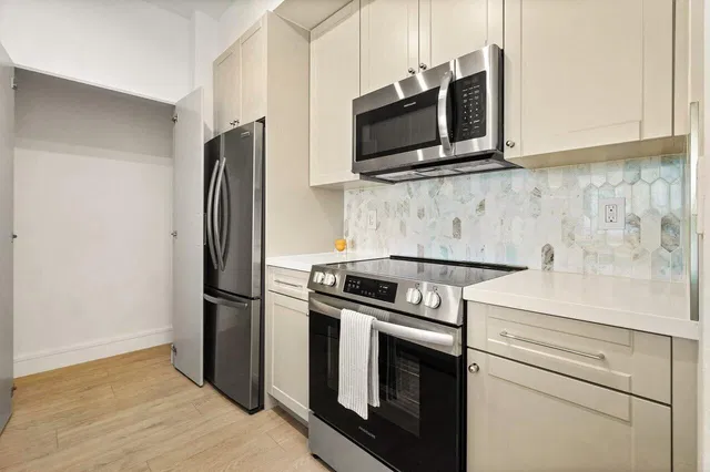 Courtyards in Cityplace Unit 105 photo 5