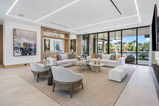 Royal Palm Yacht and Country Club Residence photo 7