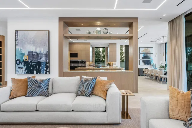 Royal Palm Yacht and Country Club Residence photo 11