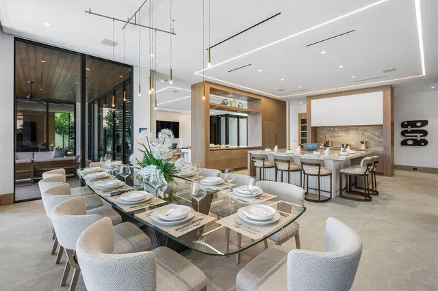 Royal Palm Yacht and Country Club Residence photo 17
