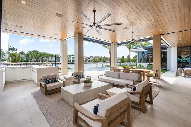 Royal Palm Yacht and Country Club Residence photo 20