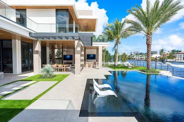 Royal Palm Yacht and Country Club Residence photo 25