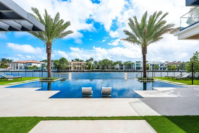 Royal Palm Yacht and Country Club Residence photo 26