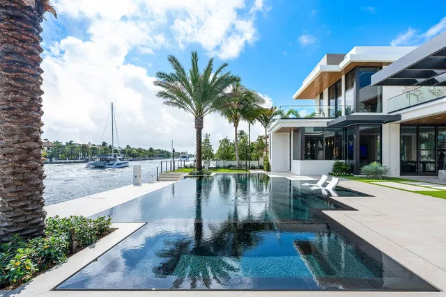 Royal Palm Yacht and Country Club Residence photo 29
