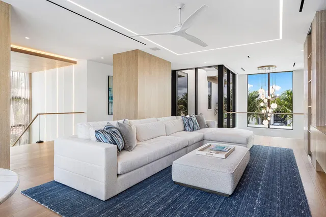 Royal Palm Yacht and Country Club Residence photo 44