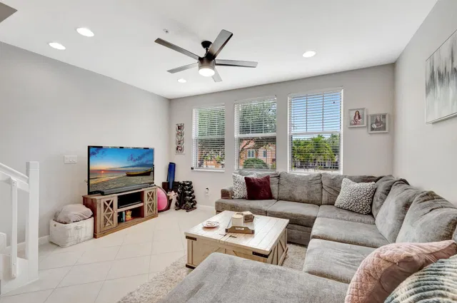 Cityside West Palm Beach Unit 4 photo 6