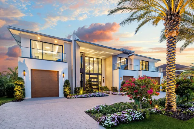 Royal Palm Yacht and Country Club Residence photo 2