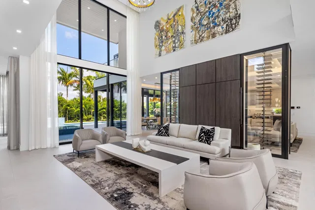 Royal Palm Yacht and Country Club Residence photo 8