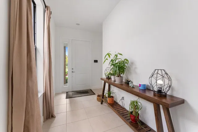 Residence photo 5