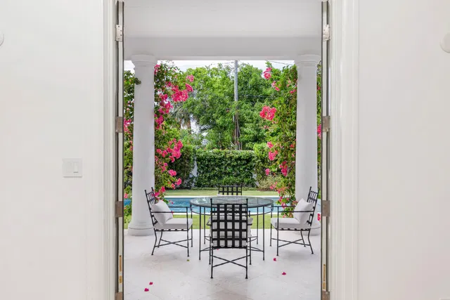 SoSo West Palm Beach Residence photo 11
