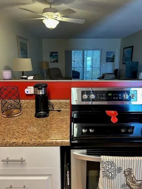 Unit 311 photo 6