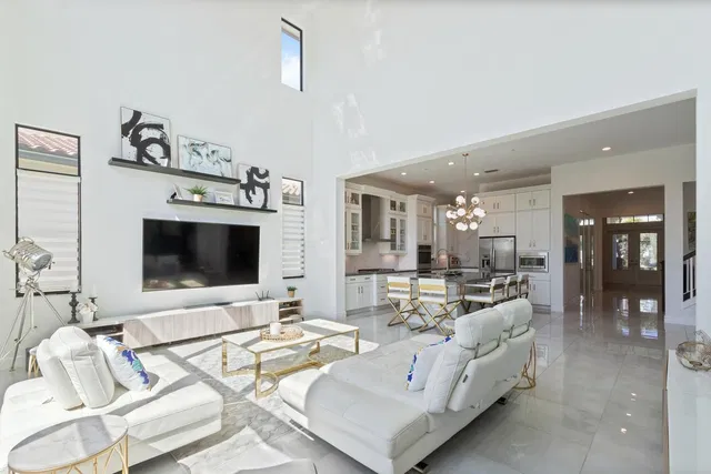 Residence photo 15