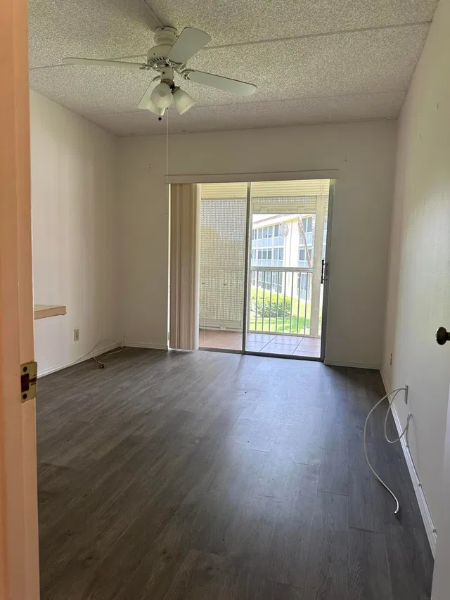 Unit 217 photo 7