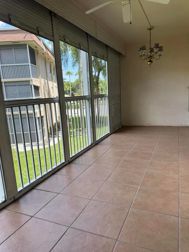 Unit 217 photo 8