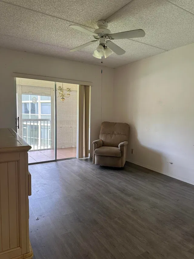 Unit 217 photo 9