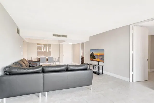 Boca Raton Unit 403 photo 4