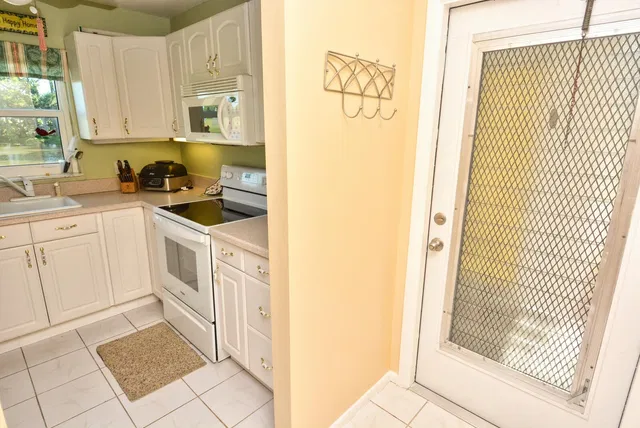 Unit 1701 photo 5
