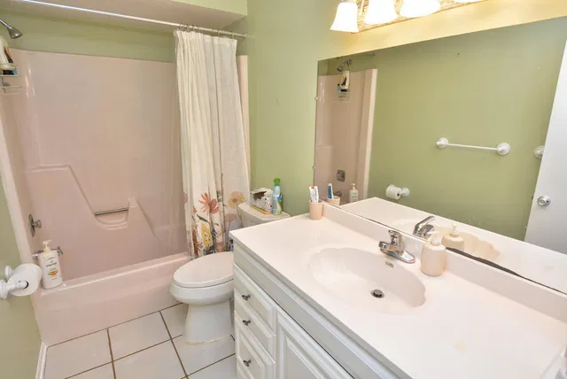 Unit 1701 photo 24