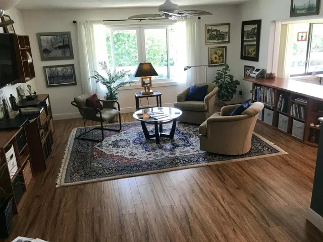 Unit 5-203 photo 5