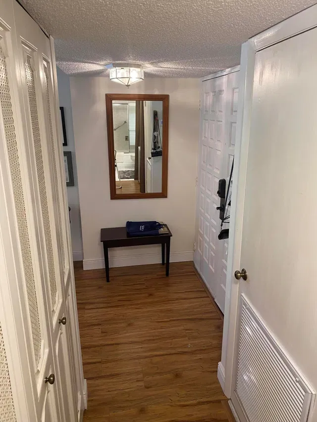 Unit 5-203 photo 11
