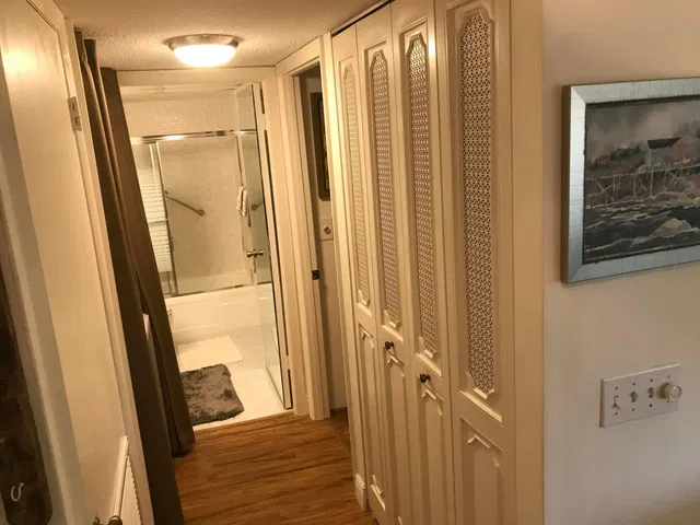 Unit 5-203 photo 16