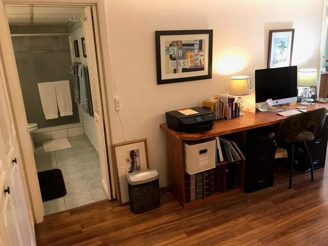 Unit 5-203 photo 18