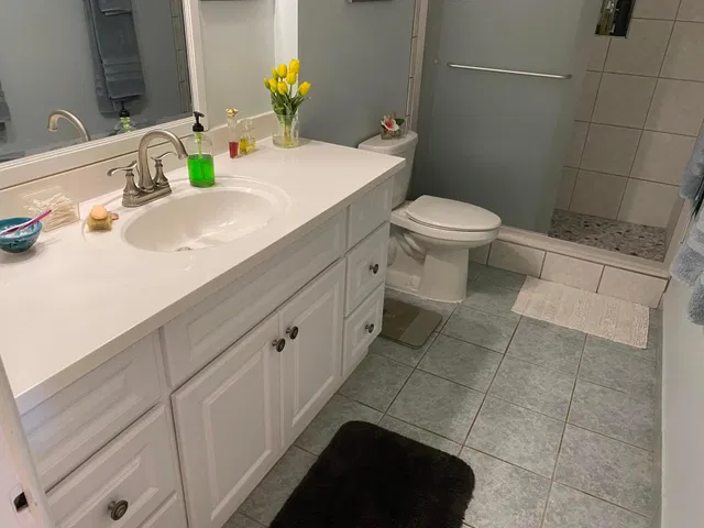 Unit 5-203 photo 23