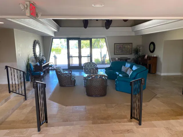 Unit 5-203 photo 24
