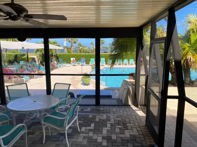 Unit 5-203 photo 27