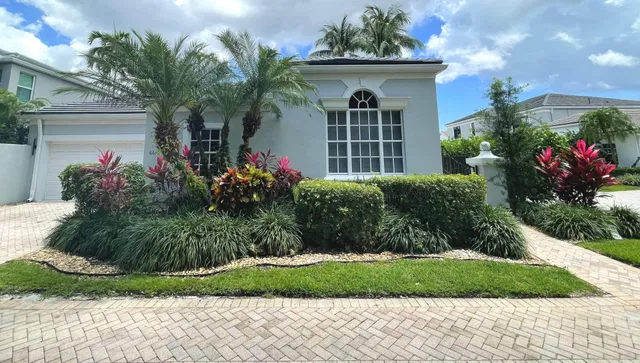 Woodfield Country Club Residence photo 3